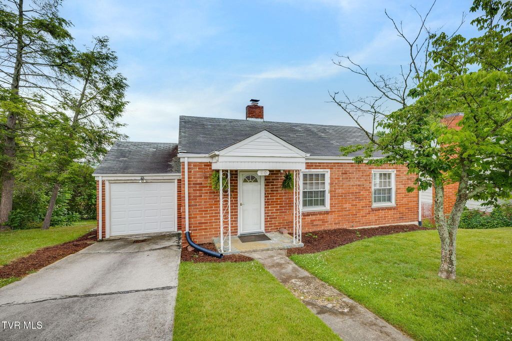 Photo of 110 Park Drive, Kingsport, TN 37660 (MLS # 9995797)