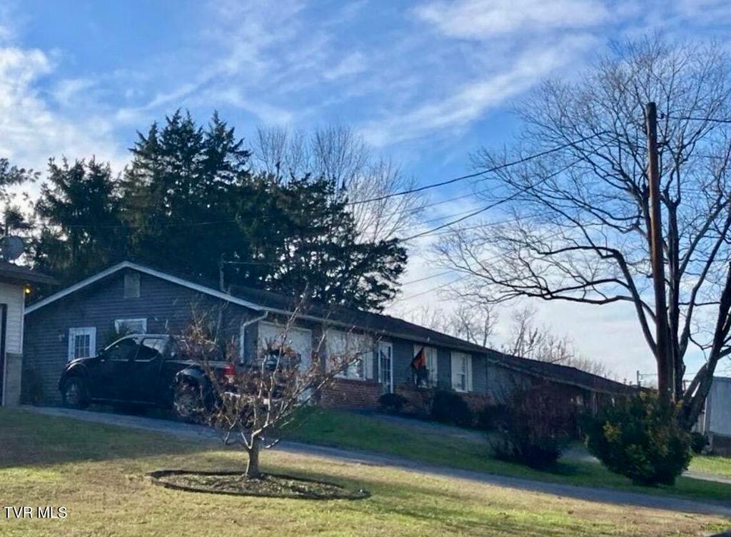 Photo of 7312 Meadowbrook Circle, Knoxville, TN 37918 (MLS # 9994801)