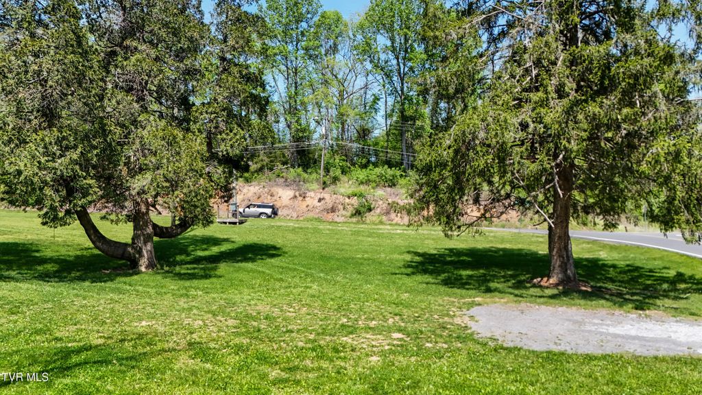 Photo of 1912 King College Road, Bristol, TN 37620 (MLS # 9980251)