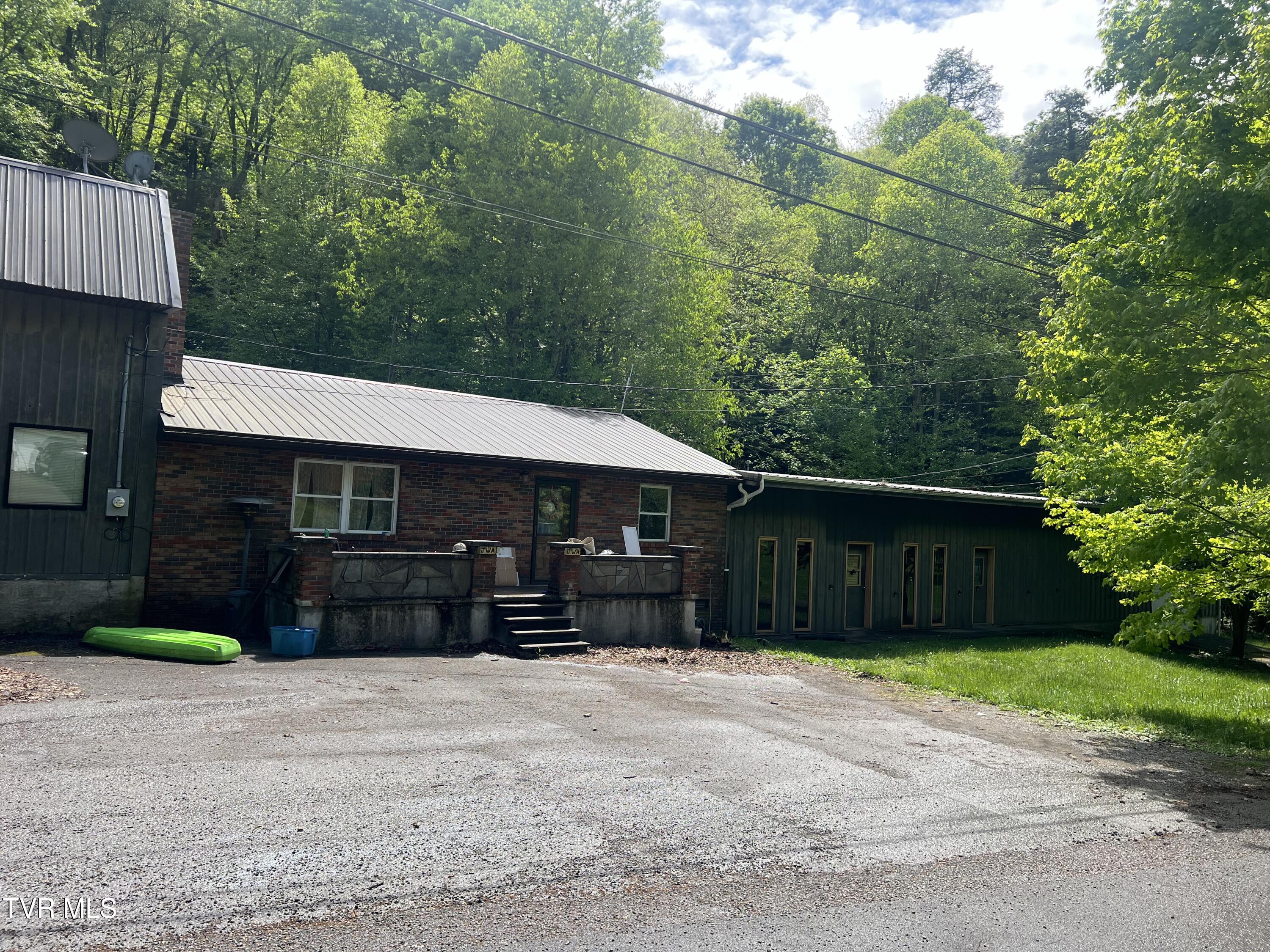 6430 Hoot Owl Hollow Road, Norton, Virginia image 2