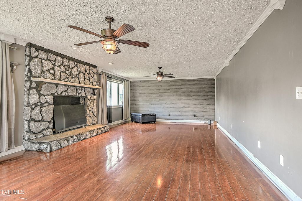 Photo of 3302 Mayfield Drive, Johnson City, TN 37604 (MLS # 9996148)