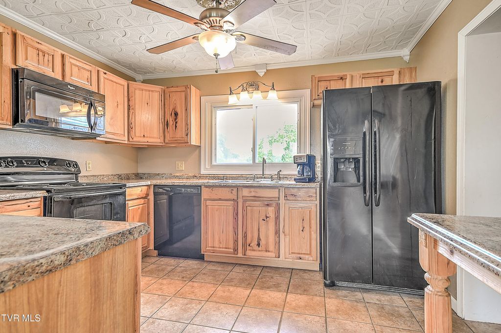 Photo of 3302 Mayfield Drive, Johnson City, TN 37604 (MLS # 9996148)