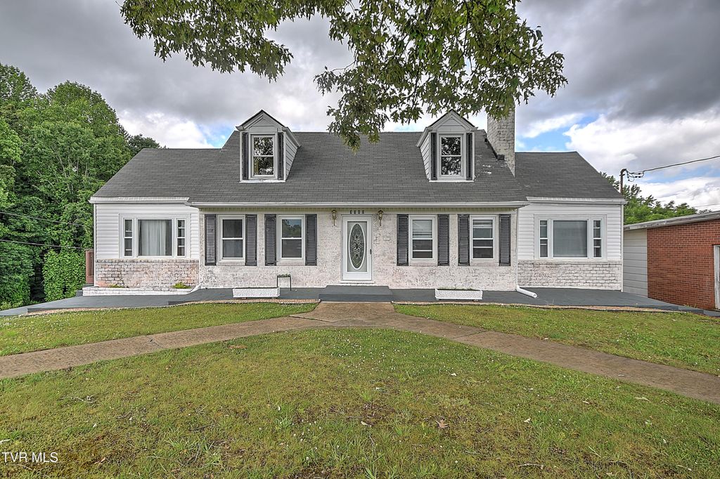 Photo of 3302 Mayfield Drive, Johnson City, TN 37604 (MLS # 9996148)