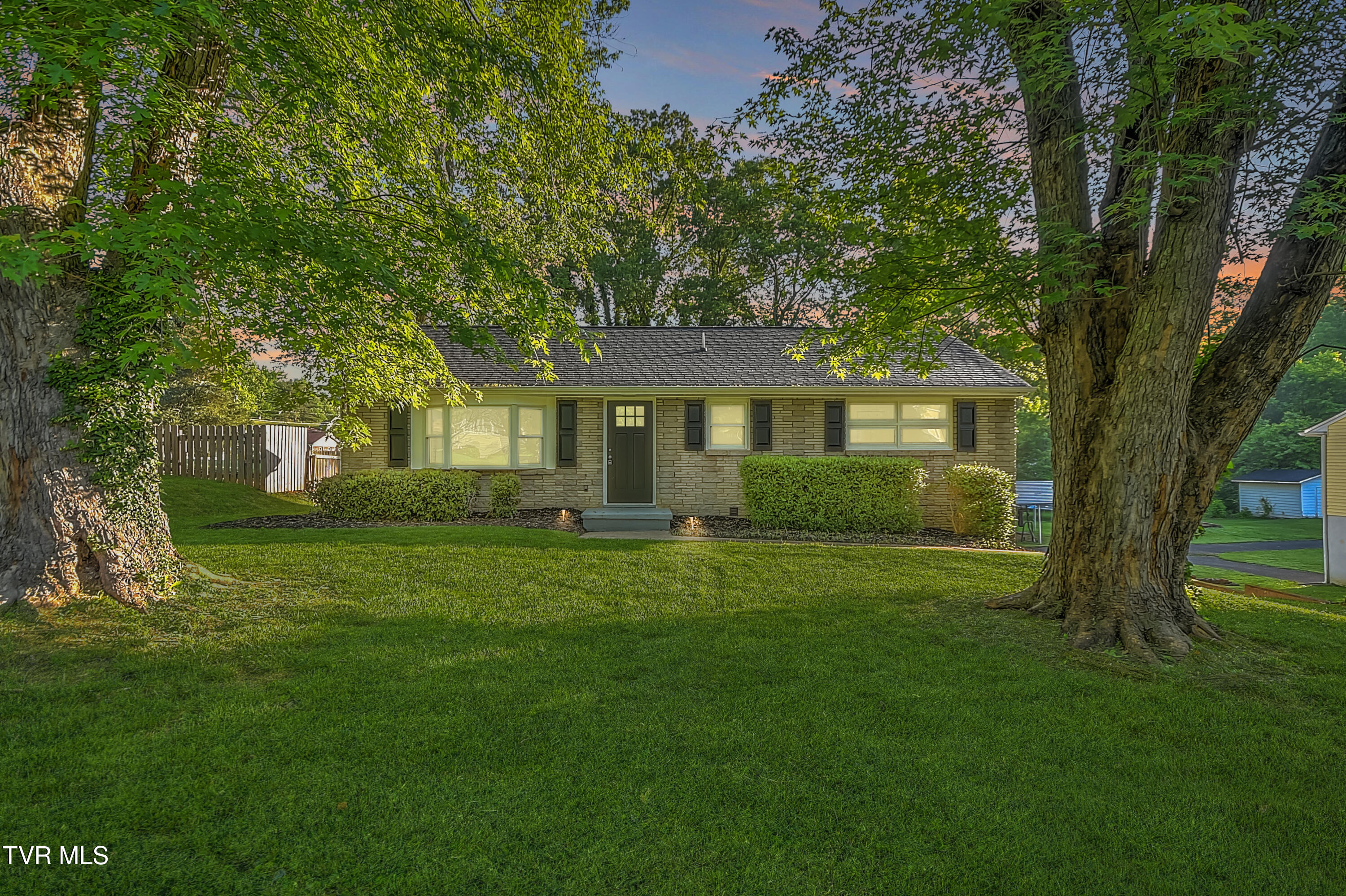 116 Lakeview Circle, Kingsport, Tennessee image 2