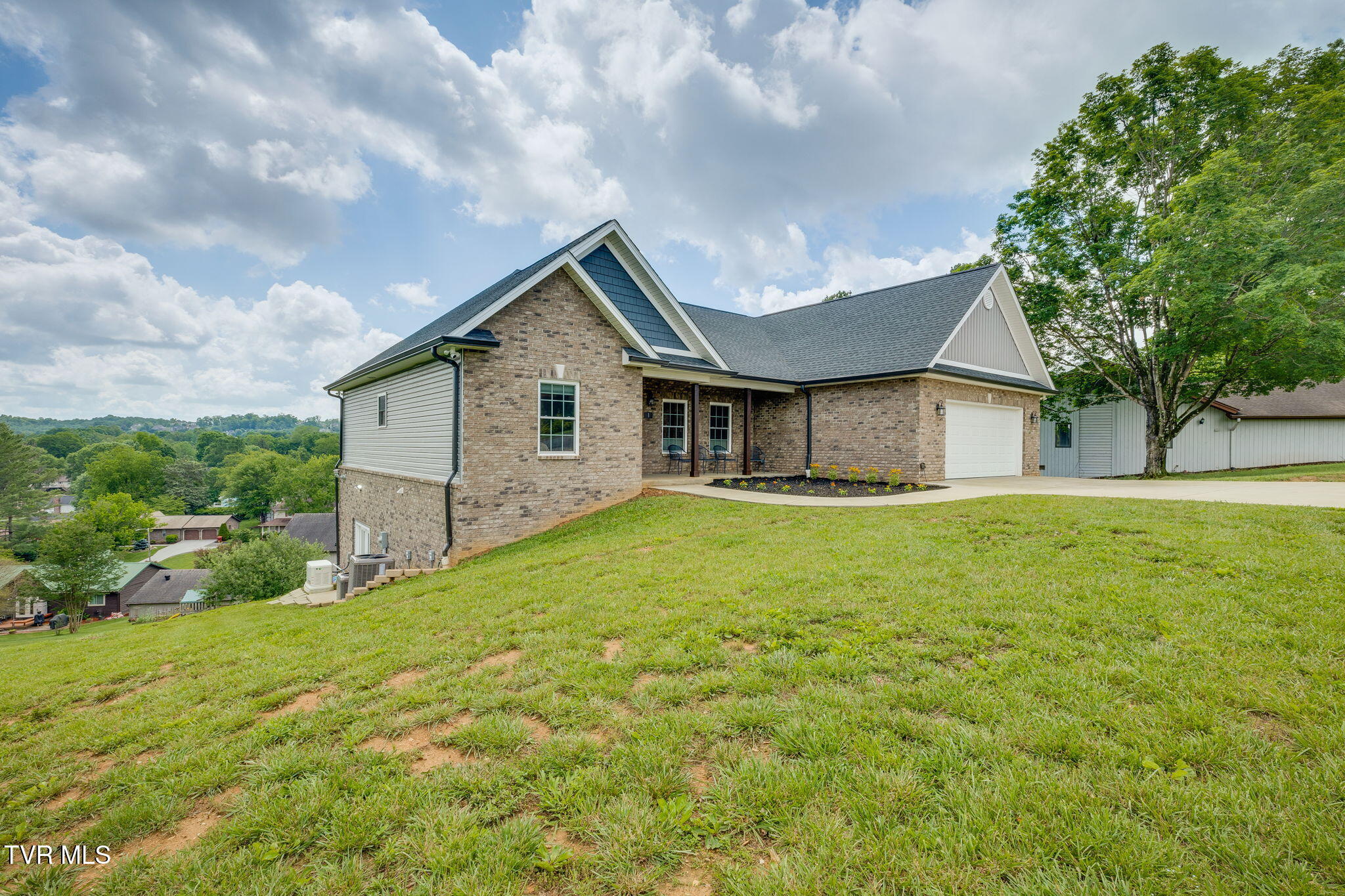 1 Sweetwood Drive, Johnson City, Tennessee image 4