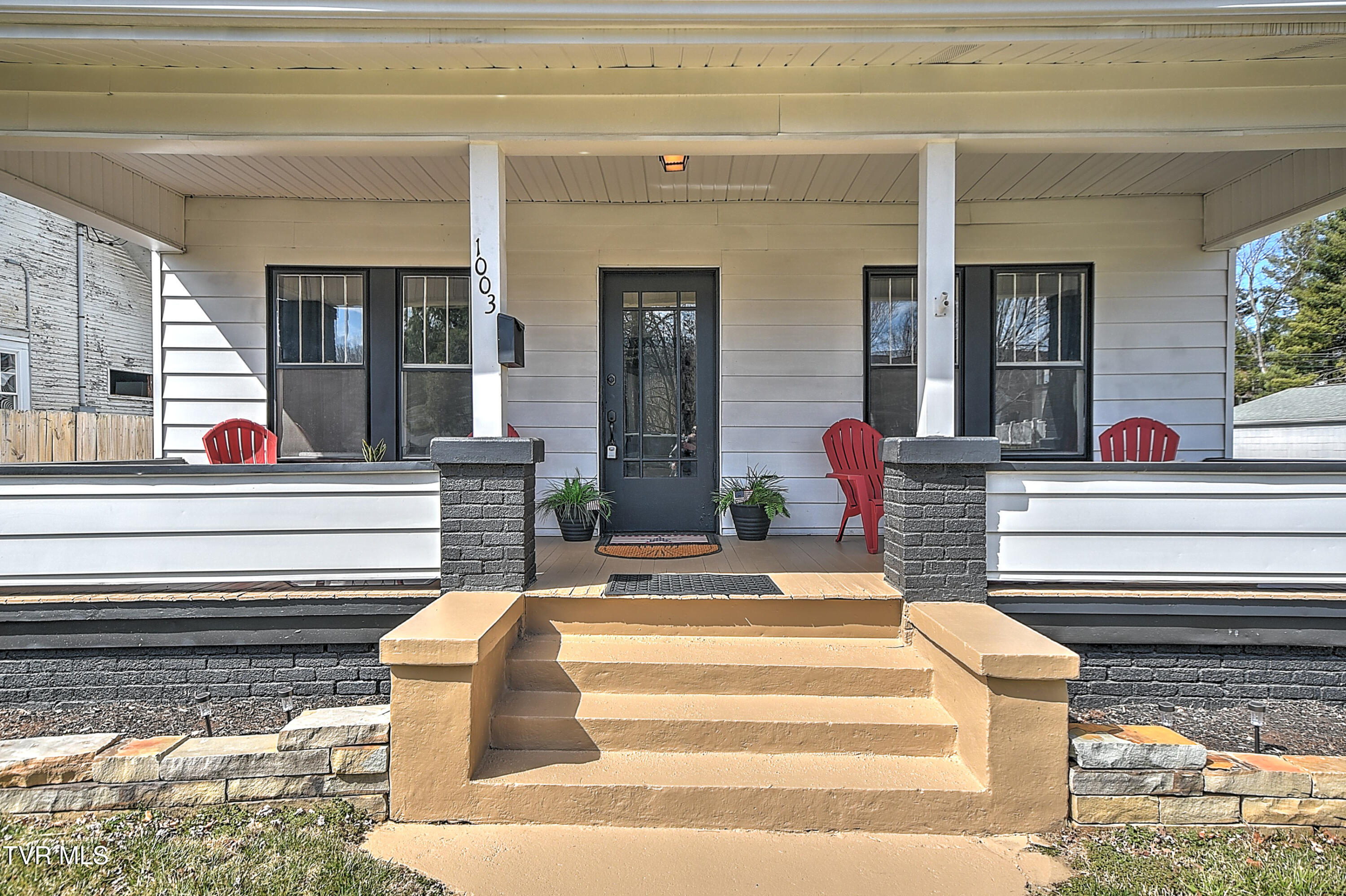 1003 East Watauga Avenue
