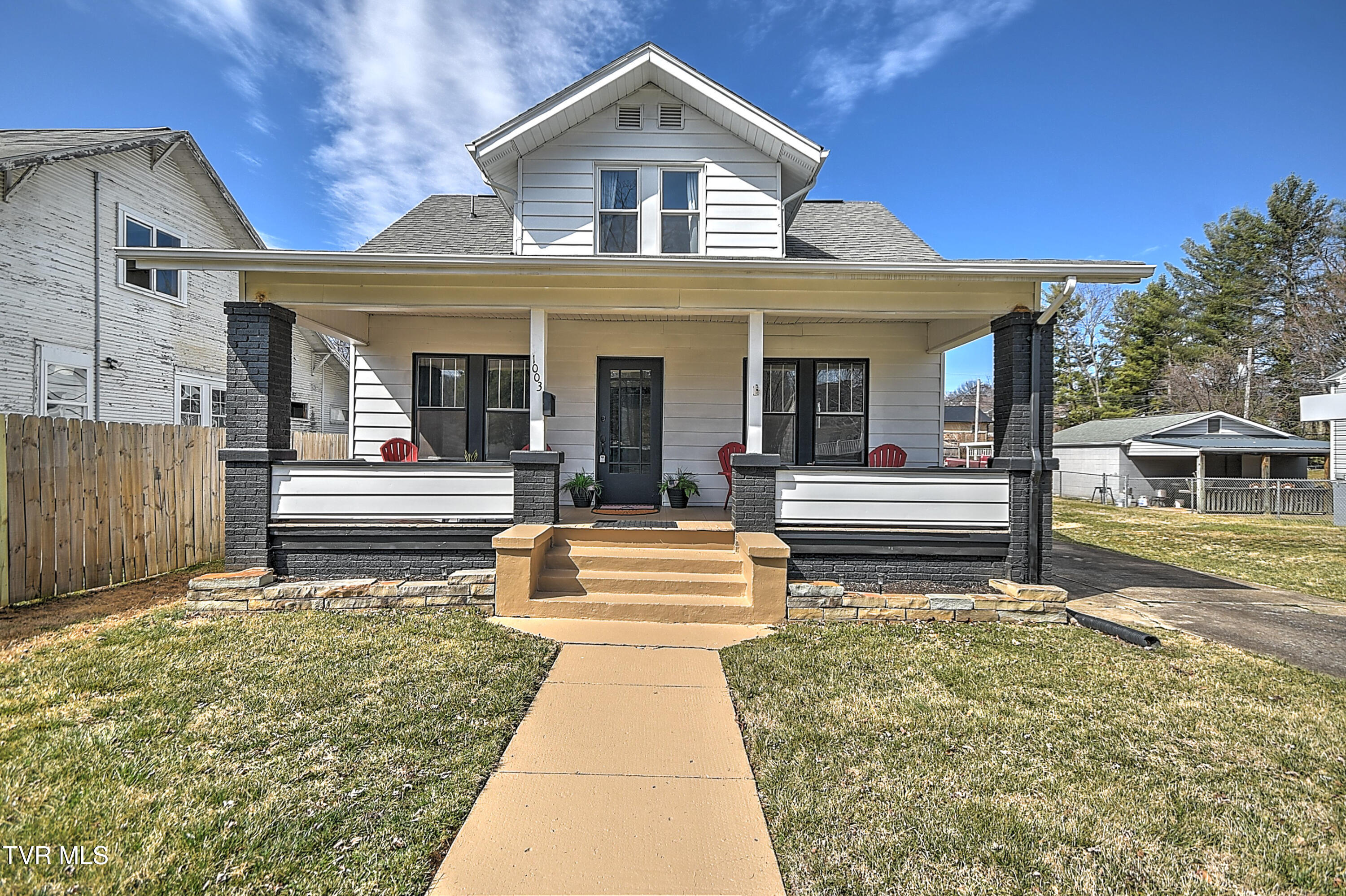1003 East Watauga Avenue