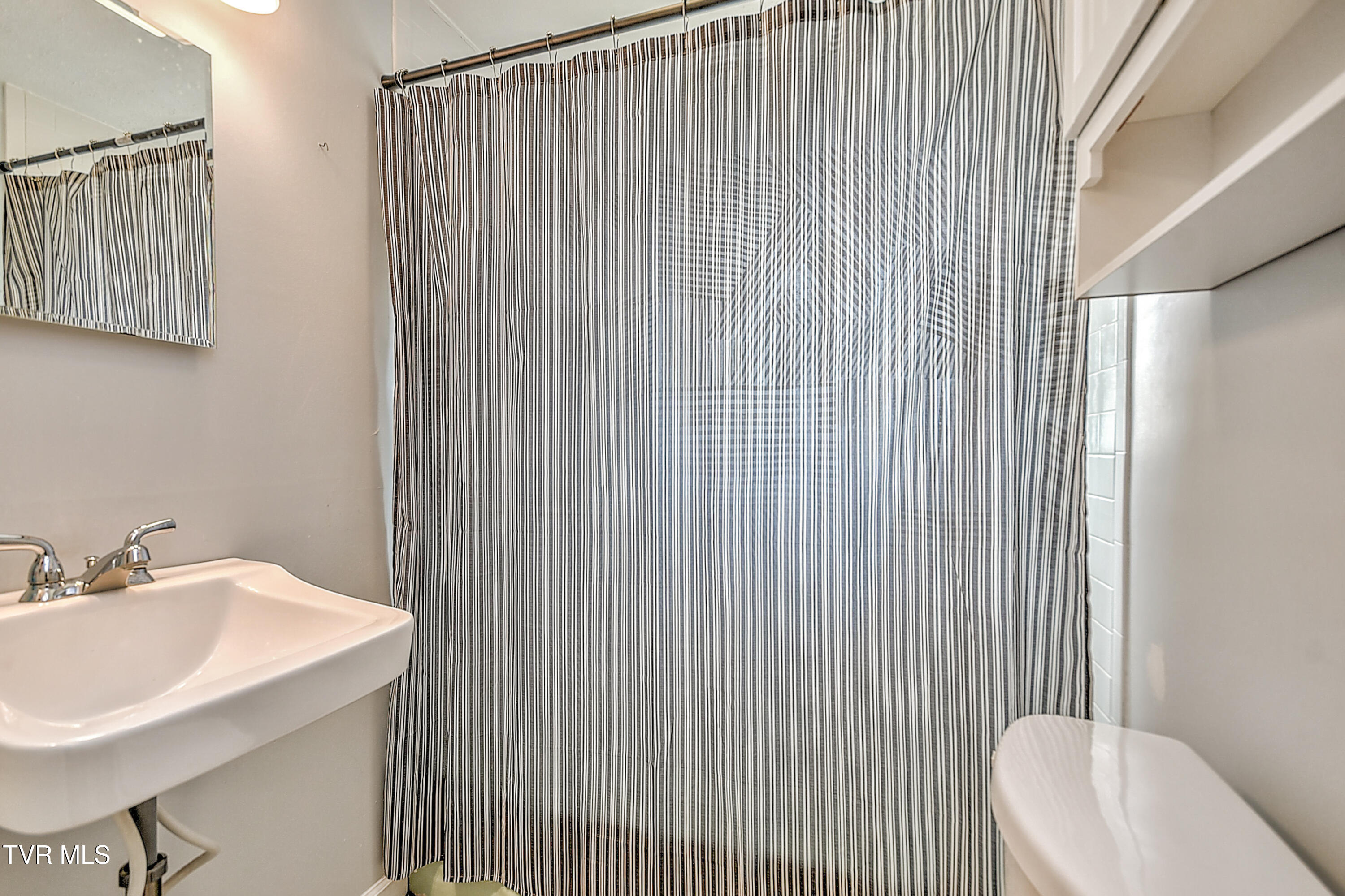 19032 Woodland Hills Road, Abingdon, Virginia image 22