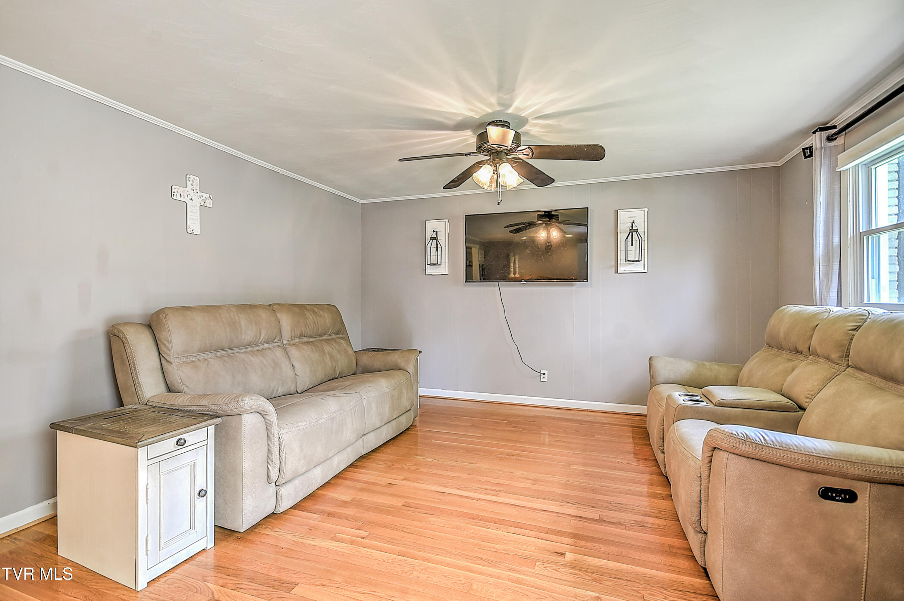 19032 Woodland Hills Road, Abingdon, Virginia image 3