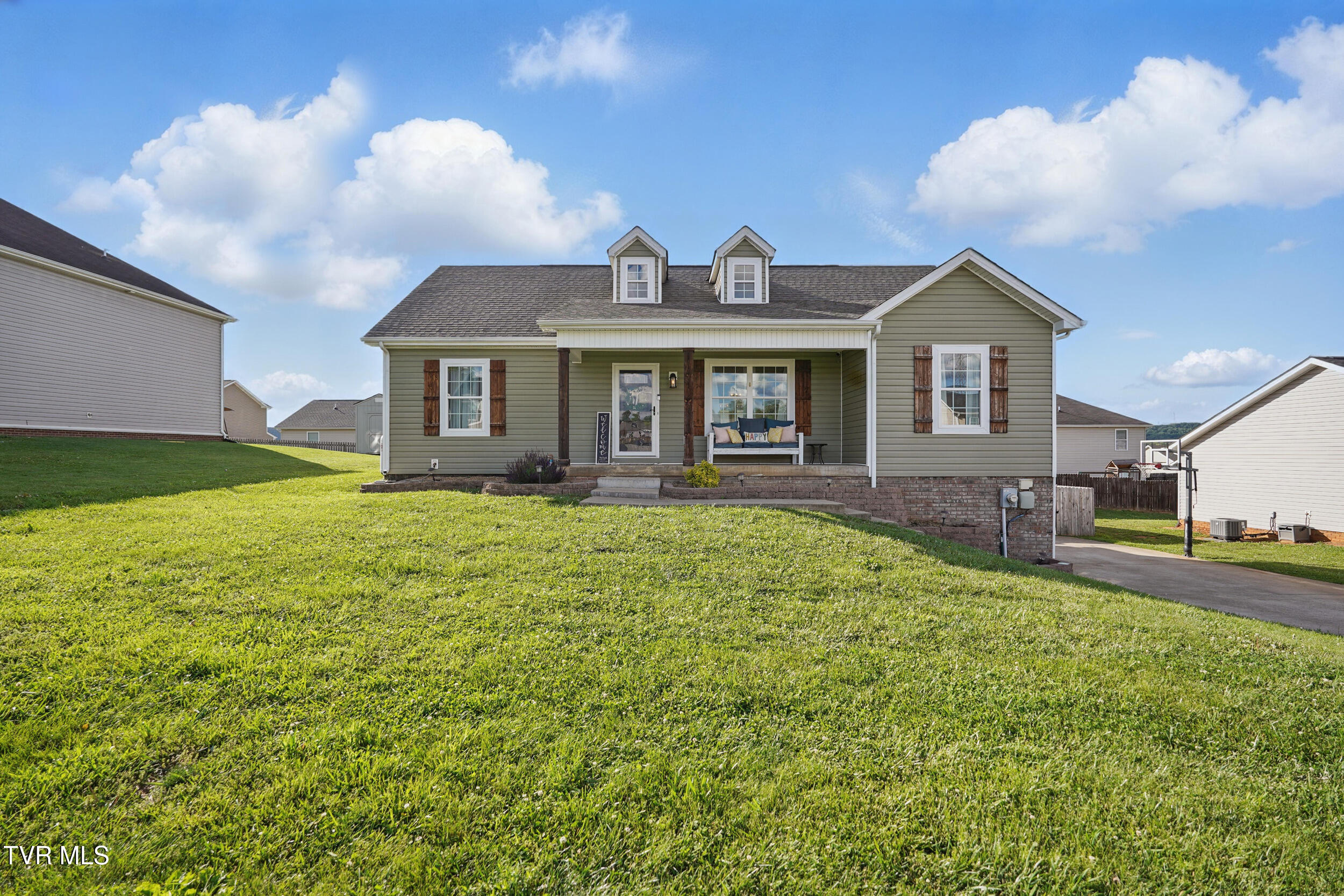 202 Yellow Sorrell Drive Drive, Bluff City, Tennessee image 1