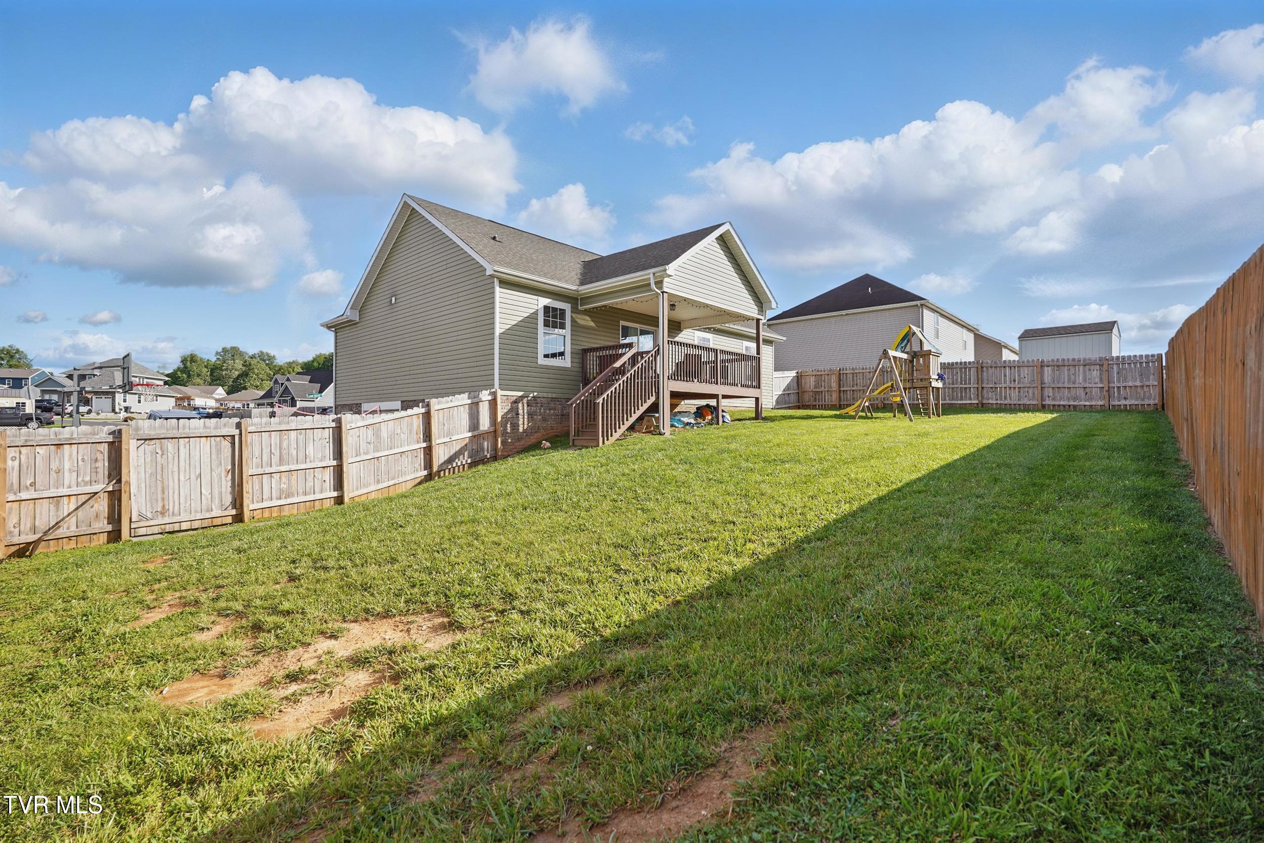 202 Yellow Sorrell Drive Drive, Bluff City, Tennessee image 4