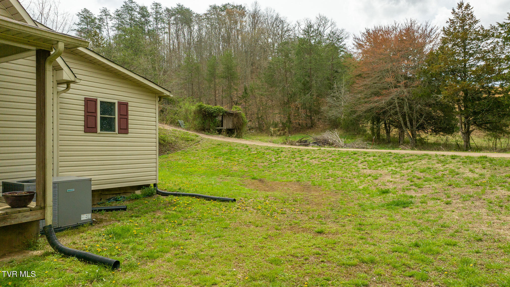 8651 Tazewell Highway, Sneedville, Tennessee image 31