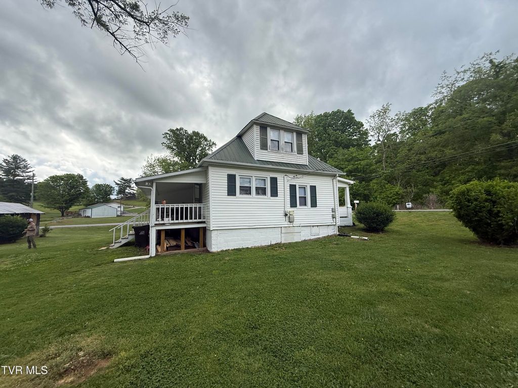 Photo of 2023 Enterprise Road, Piney Flats, TN 37686 (MLS # 9994669)