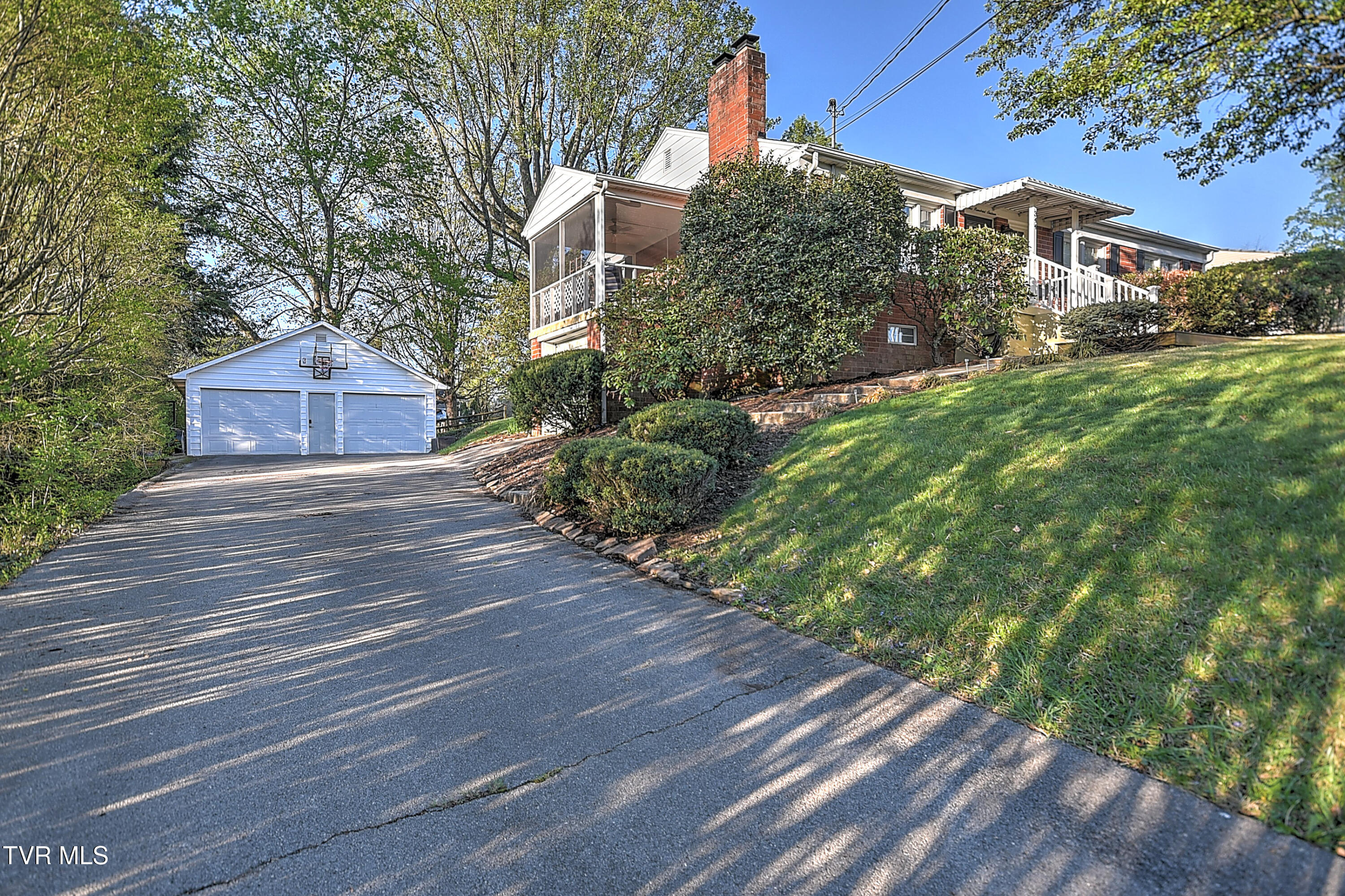 344 Virginia Drive, Bristol, Virginia image 4