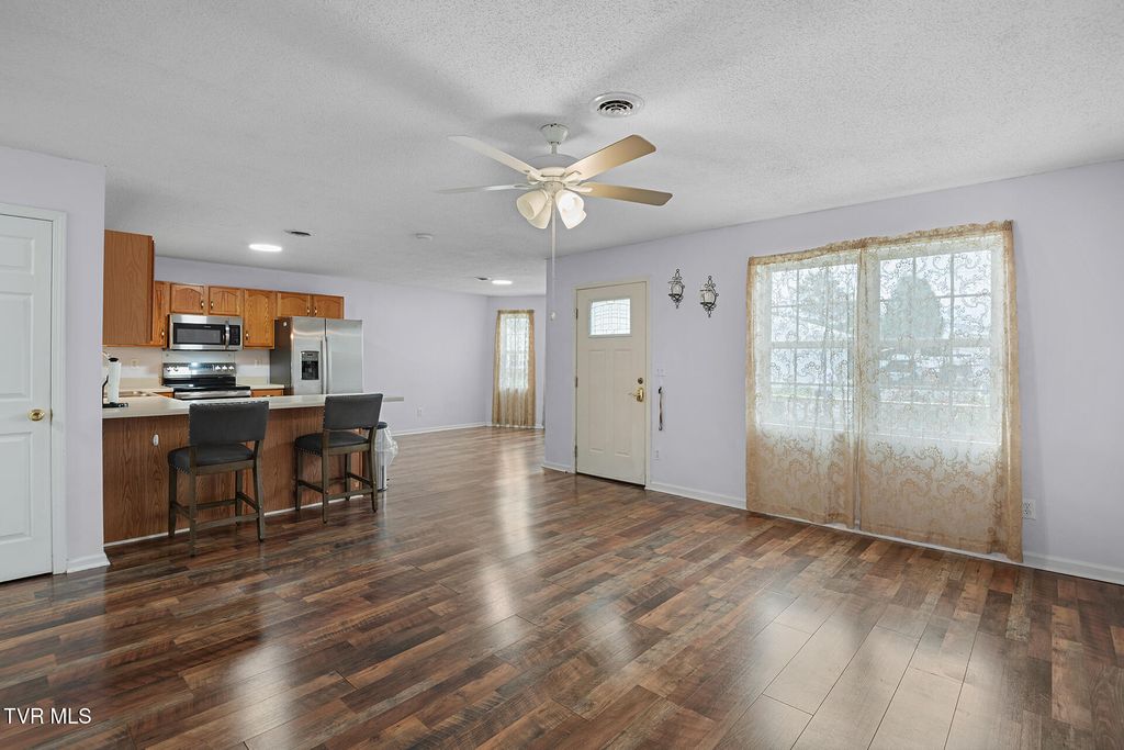 Photo of 403 M Street #403, Elizabethton, TN 37643 (MLS # 9998689)