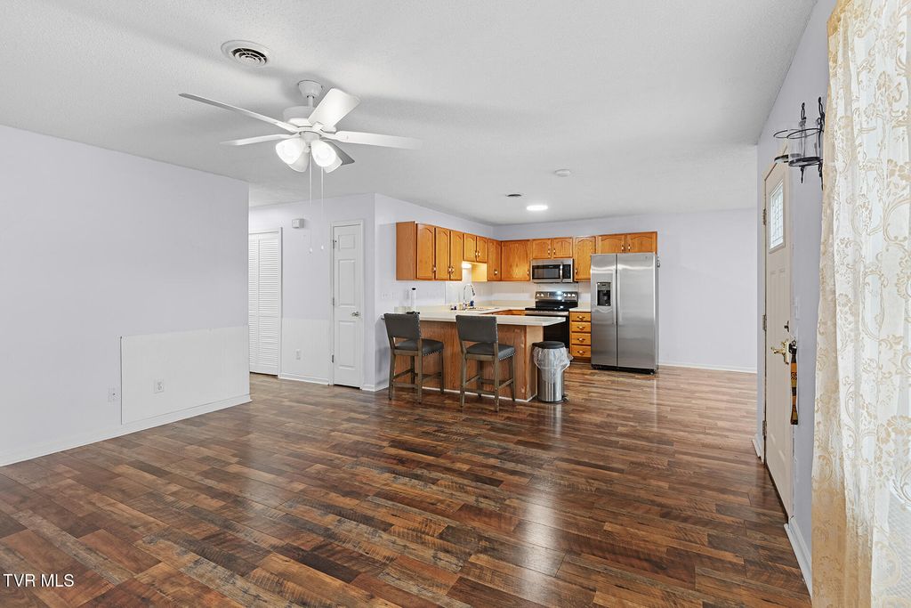 Photo of 403 M Street #403, Elizabethton, TN 37643 (MLS # 9998689)