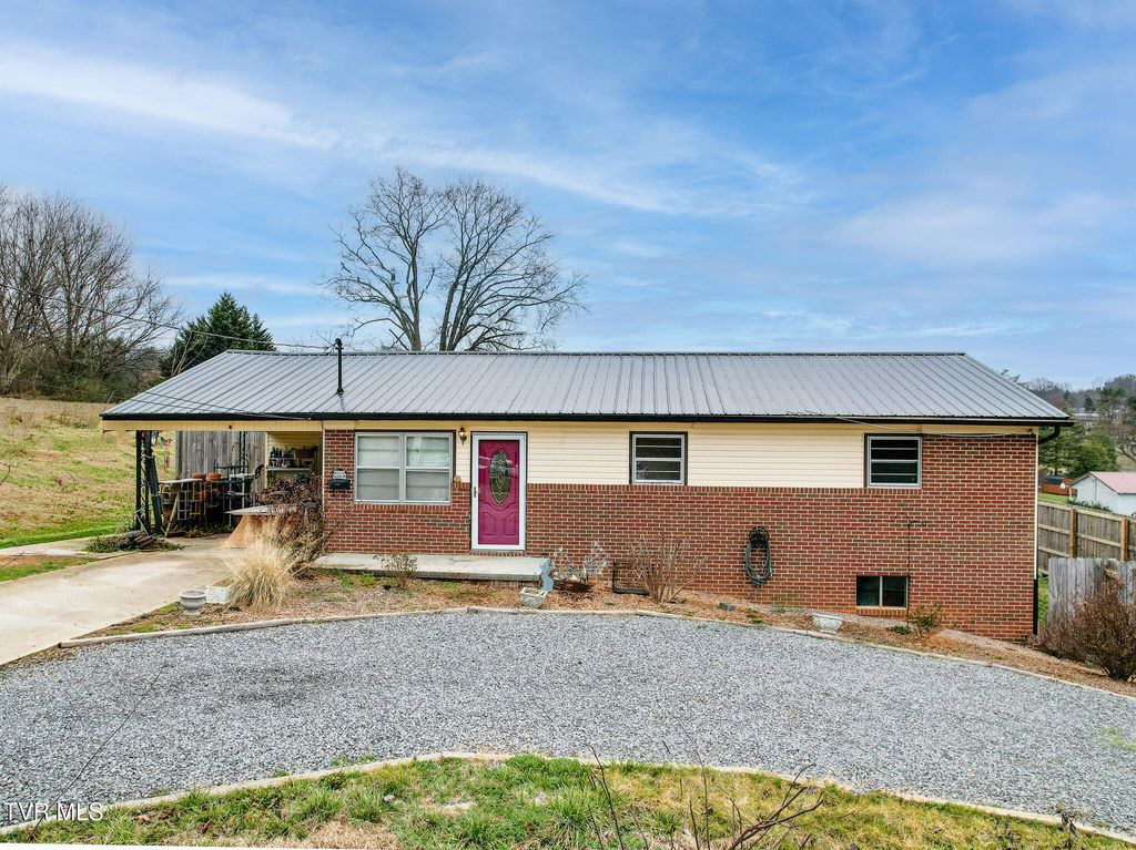 Photo of 2002 Ivanhoe Road, Morristown, TN 37814 (MLS # 9991946)