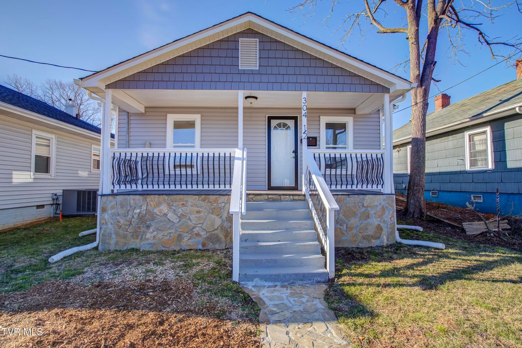 Photo of 30412 Chilhowie Avenue W Avenue, Johnson City, TN 37604 (MLS # 9991480)