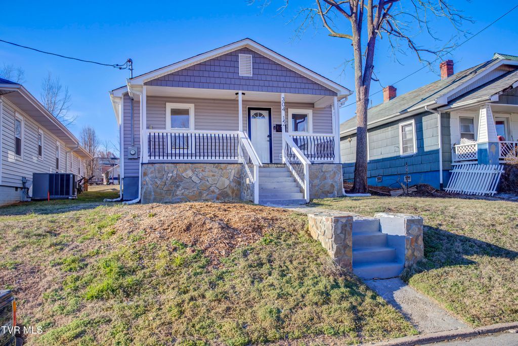 Photo of 30412 Chilhowie Avenue W Avenue, Johnson City, TN 37604 (MLS # 9991480)