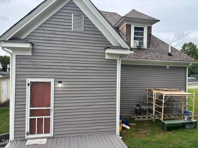 Photo of 325 Lee Street, Bristol, VA 24201 (MLS # 10001735)