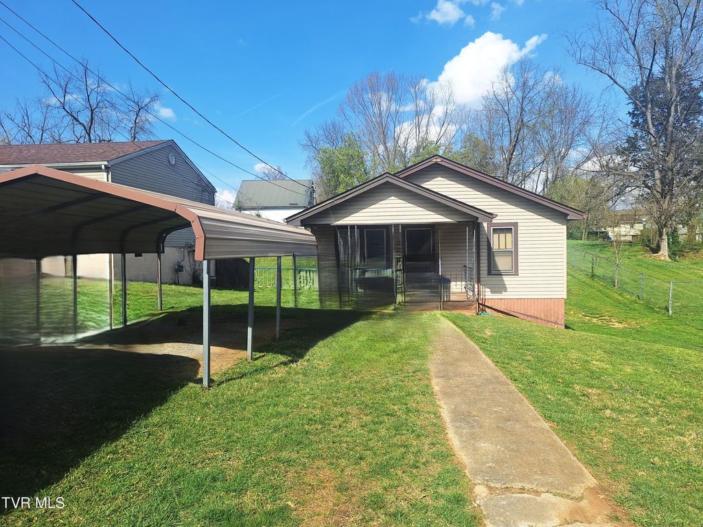 Photo of 916 Pine Grove Avenue, Johnson City, TN 37601 (MLS # 9993214)