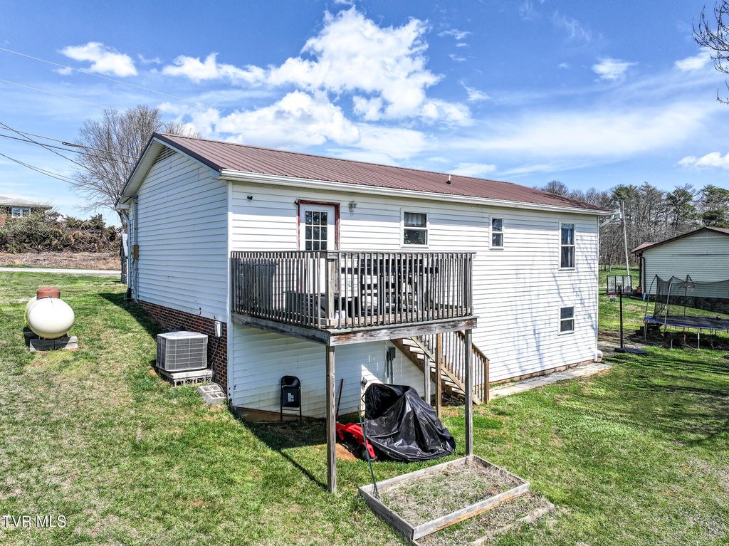 Photo of 876 Wykle Road, Greeneville, TN 37743 (MLS # 9992433)