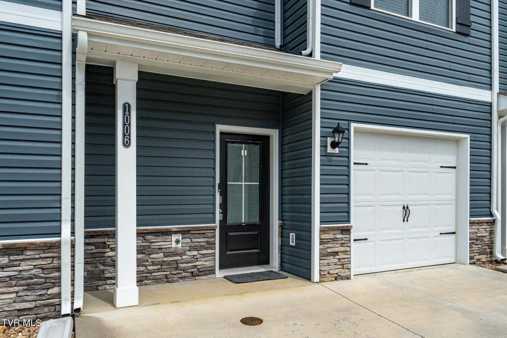 Photo of 1006 Saylors Place, Jonesborough, TN 37659 (MLS # 9999348)