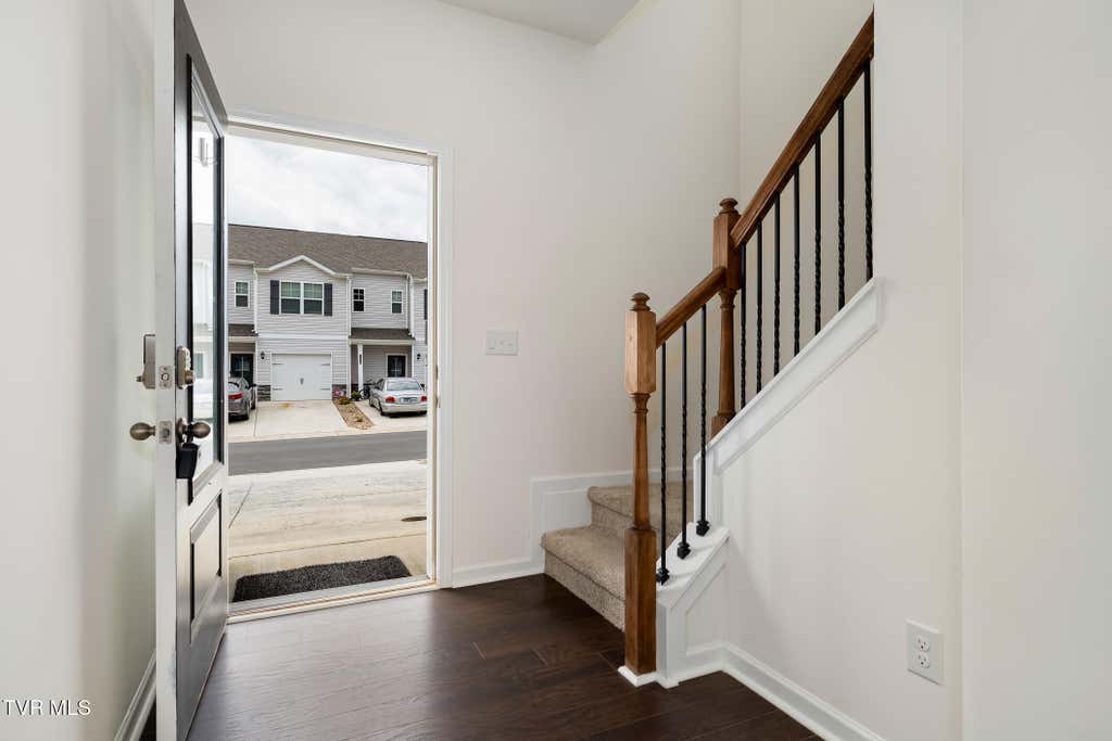Photo of 1006 Saylors Place, Jonesborough, TN 37659 (MLS # 9999348)