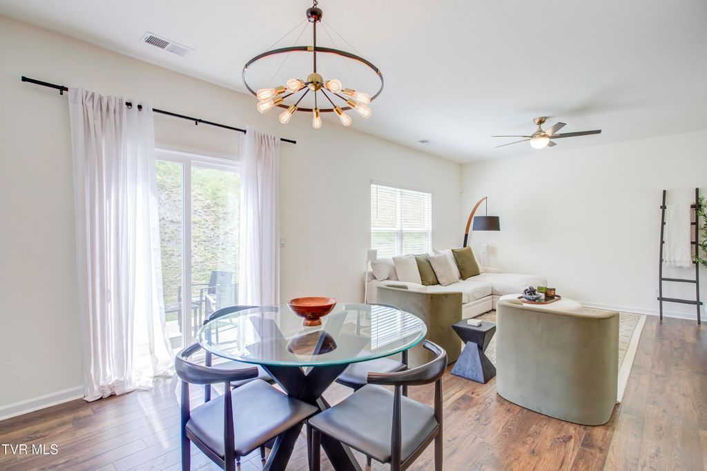 Photo of 2564 Bridgeforth Crossing, Kingsport, TN 37664 (MLS # 9993856)