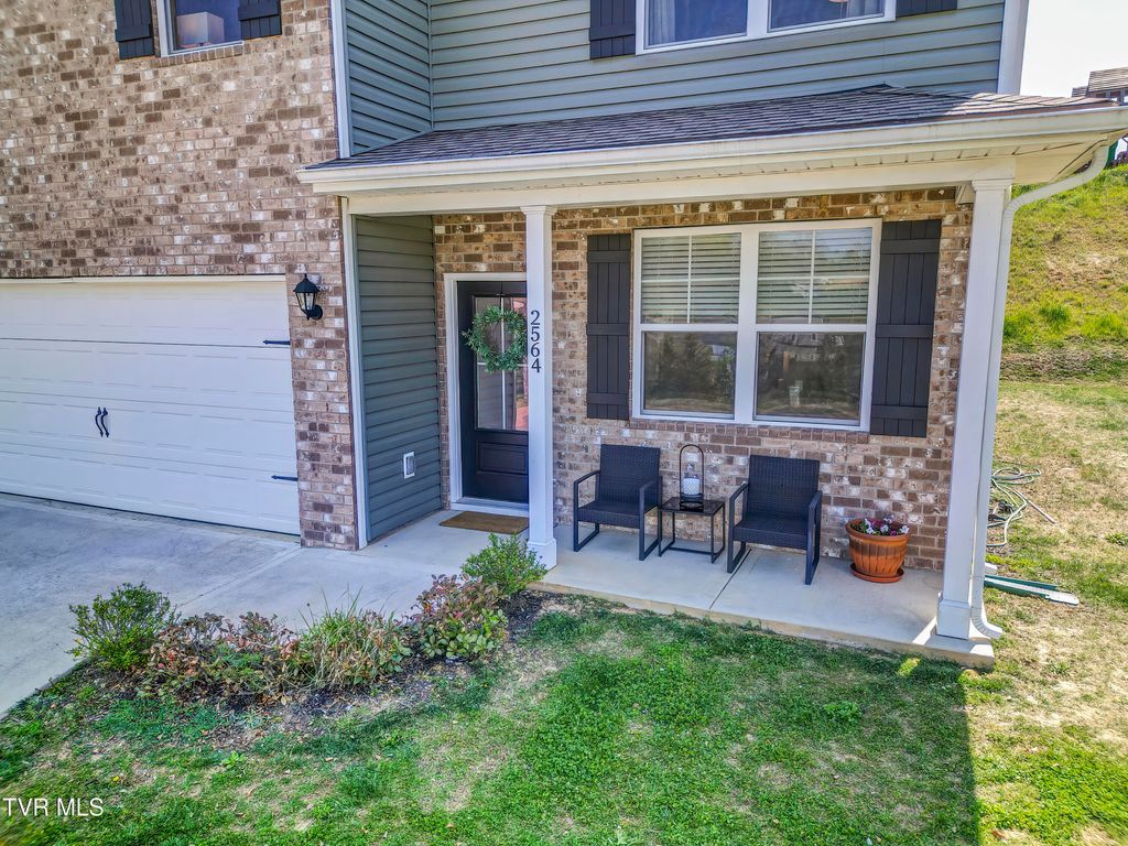 Photo of 2564 Bridgeforth Crossing, Kingsport, TN 37664 (MLS # 9993856)