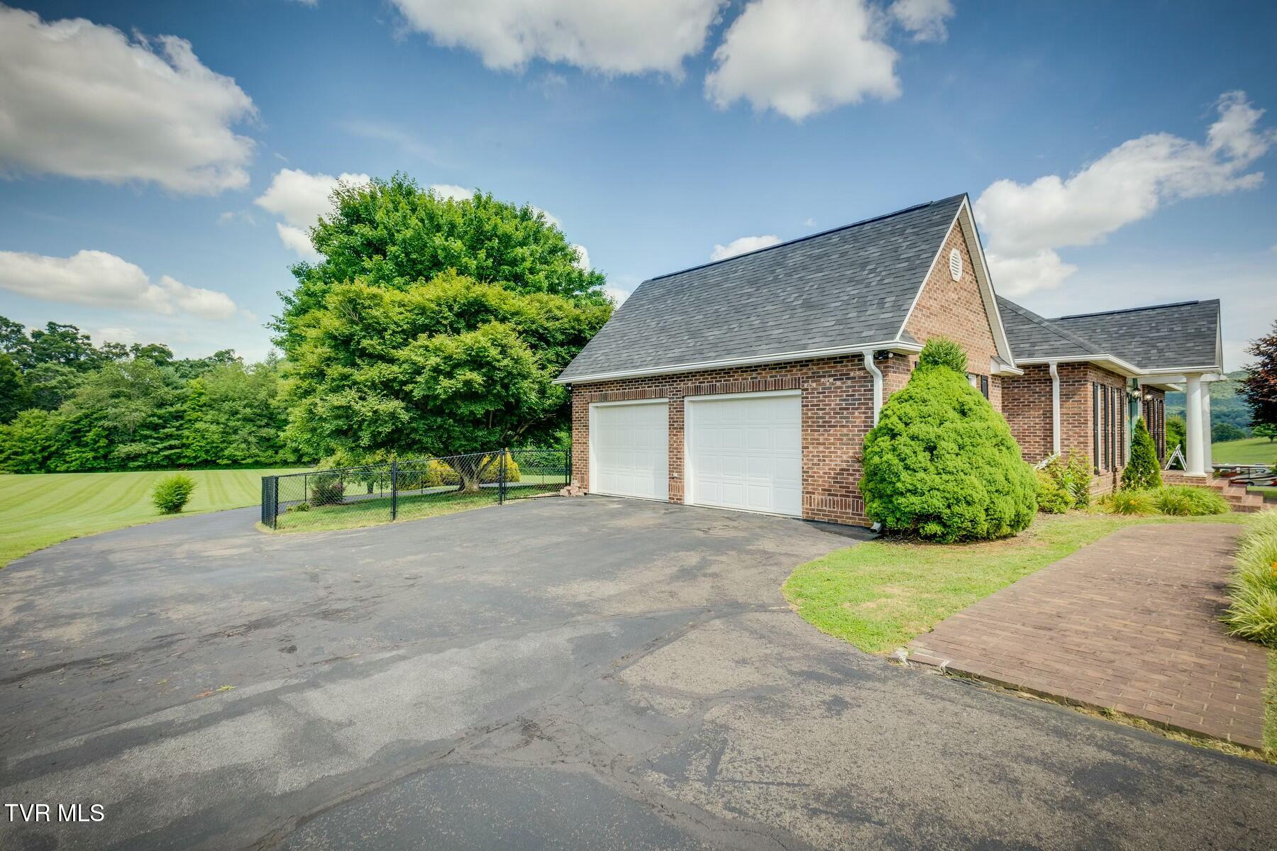 299 Sunrise Lane, Mountain City, Tennessee image 4