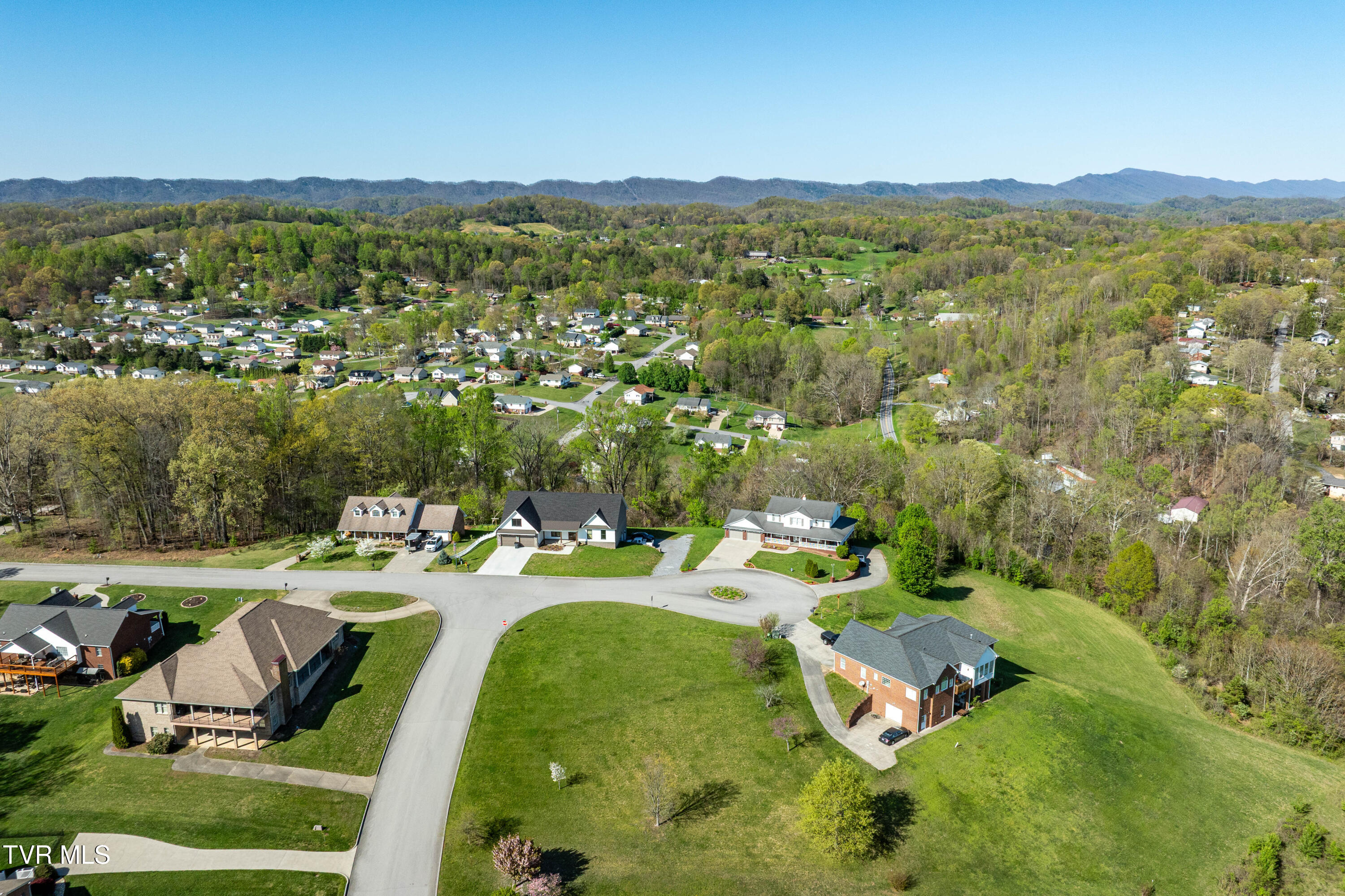 307 Carrie Circle, Mount Carmel, Tennessee image 8