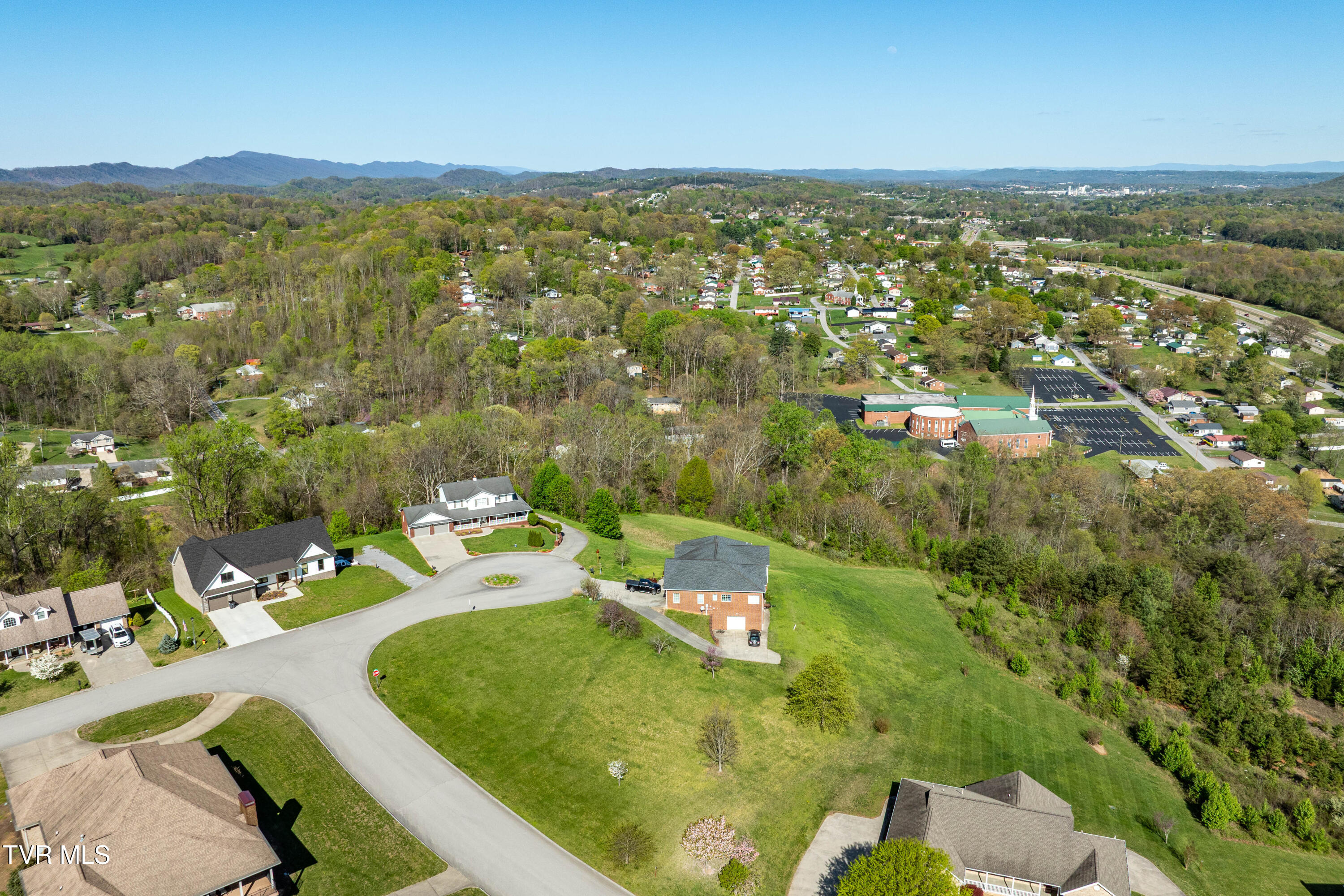 307 Carrie Circle, Mount Carmel, Tennessee image 7