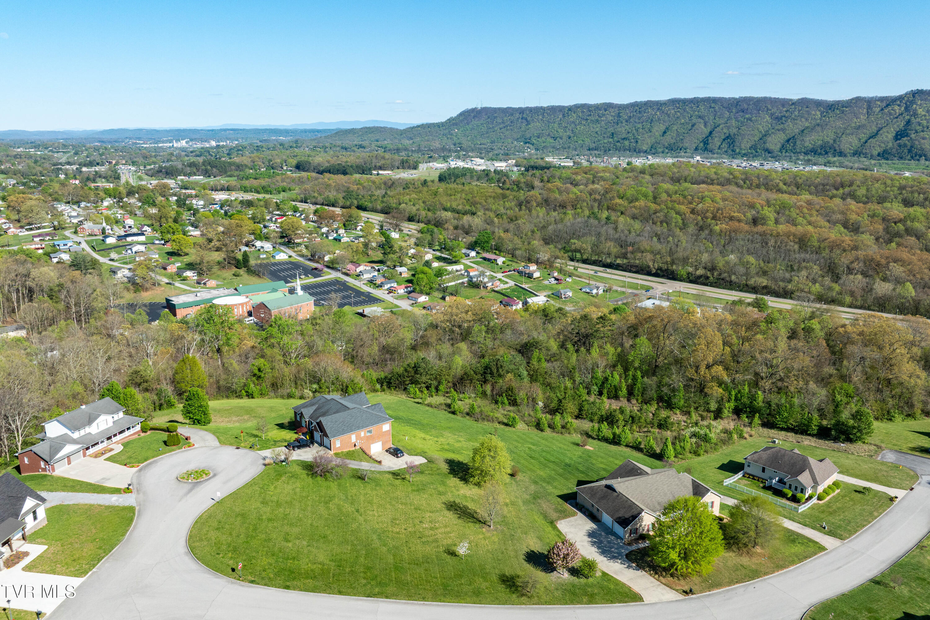 307 Carrie Circle, Mount Carmel, Tennessee image 6