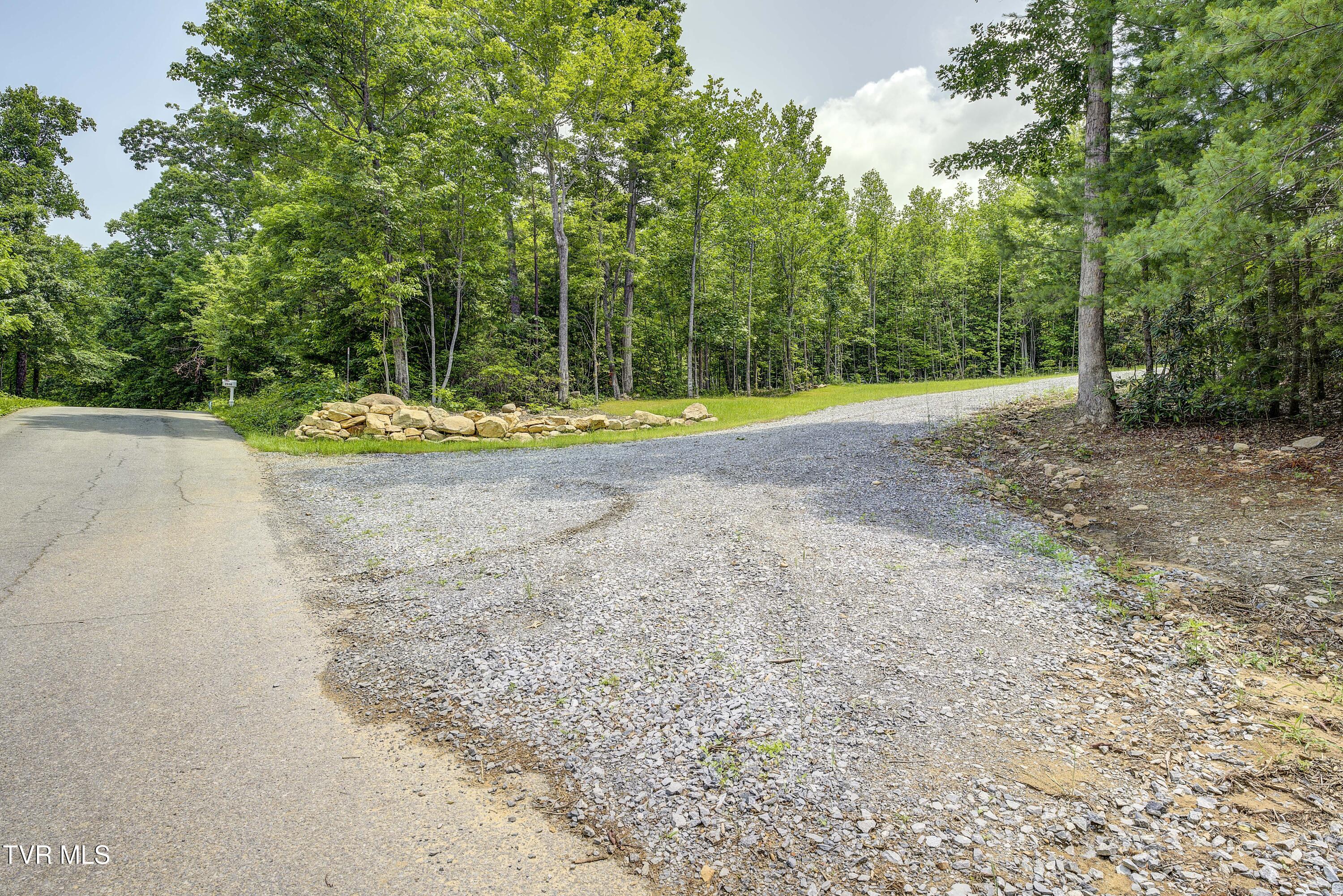 2540 Shelton Mission Road, Greeneville, Tennessee image 2