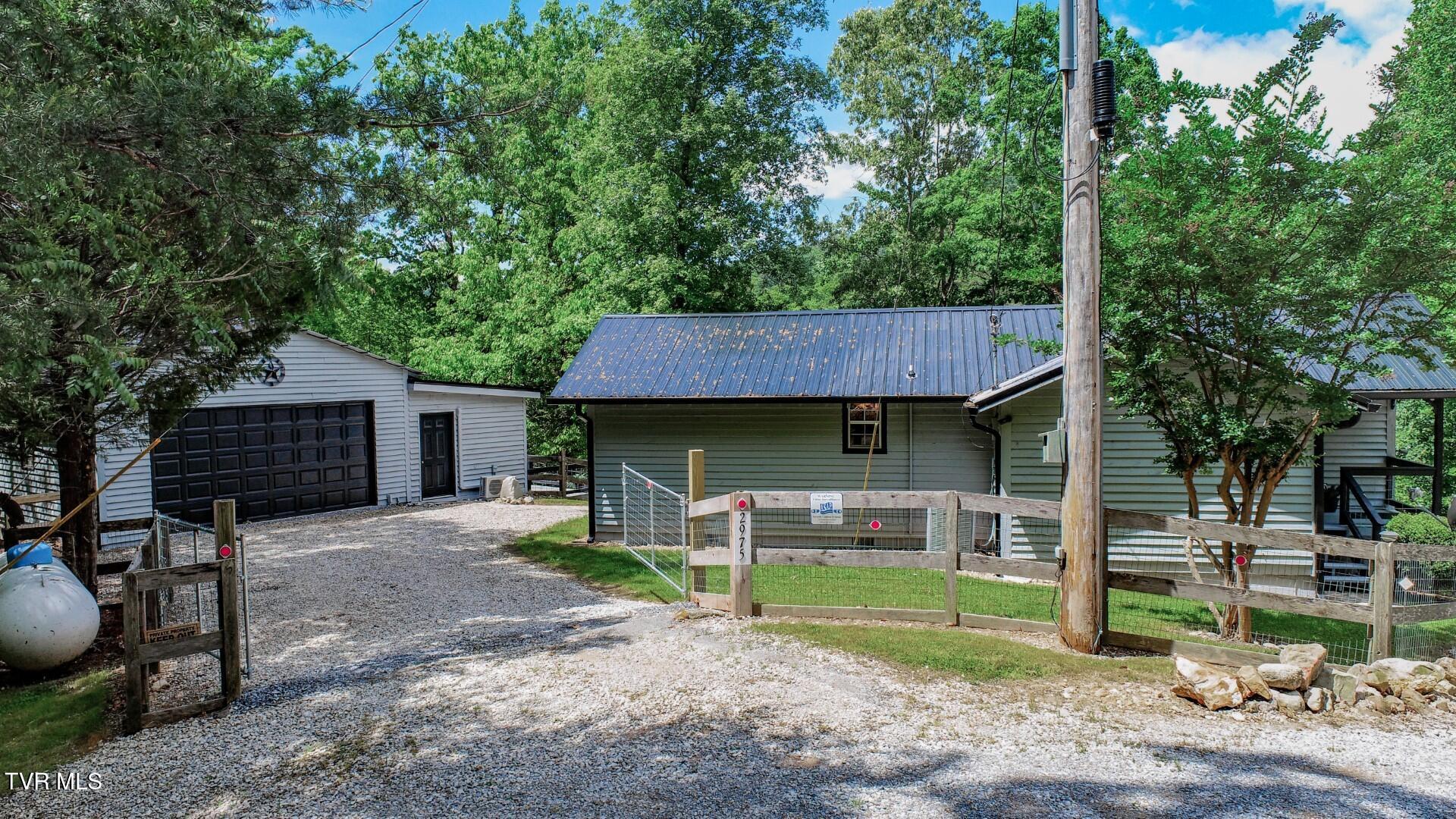 2975 Arch Rd, Cosby, Tennessee image 4