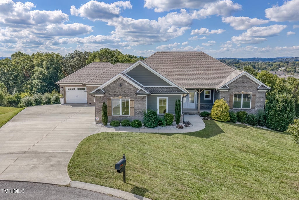 Photo of 1332 Panoramic Vista, Johnson City, TN 37615 (MLS # 10001913)
