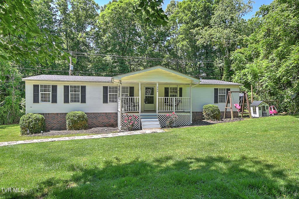Photo of 200 Dentons Lane, Bristol, TN 37620 (MLS # 9996263)
