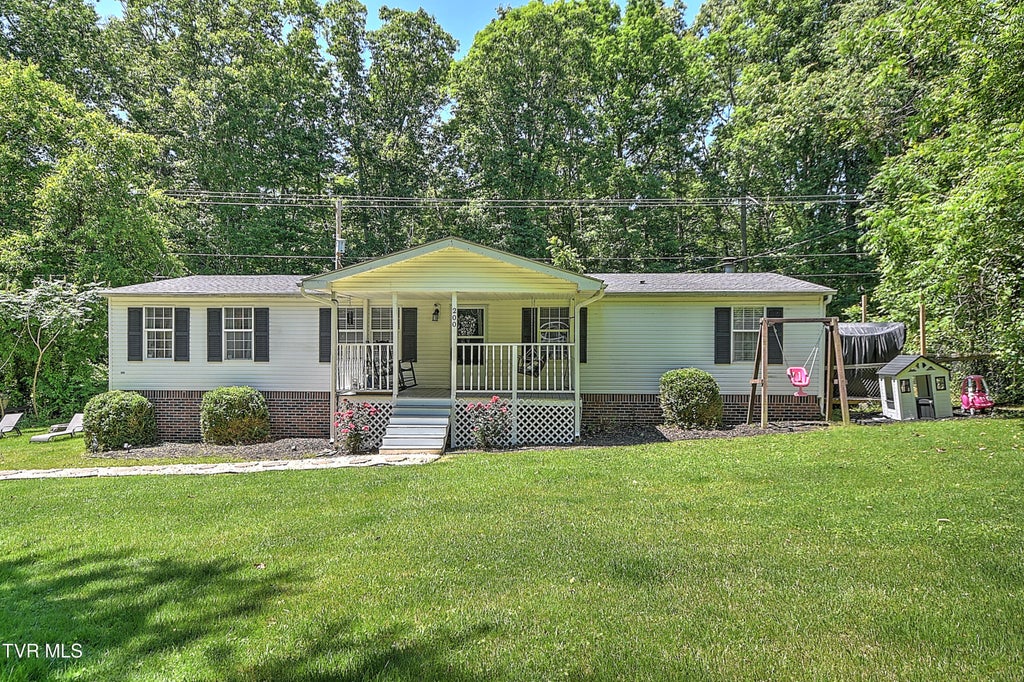 Photo of 200 Dentons Lane, Bristol, TN 37620 (MLS # 9996263)