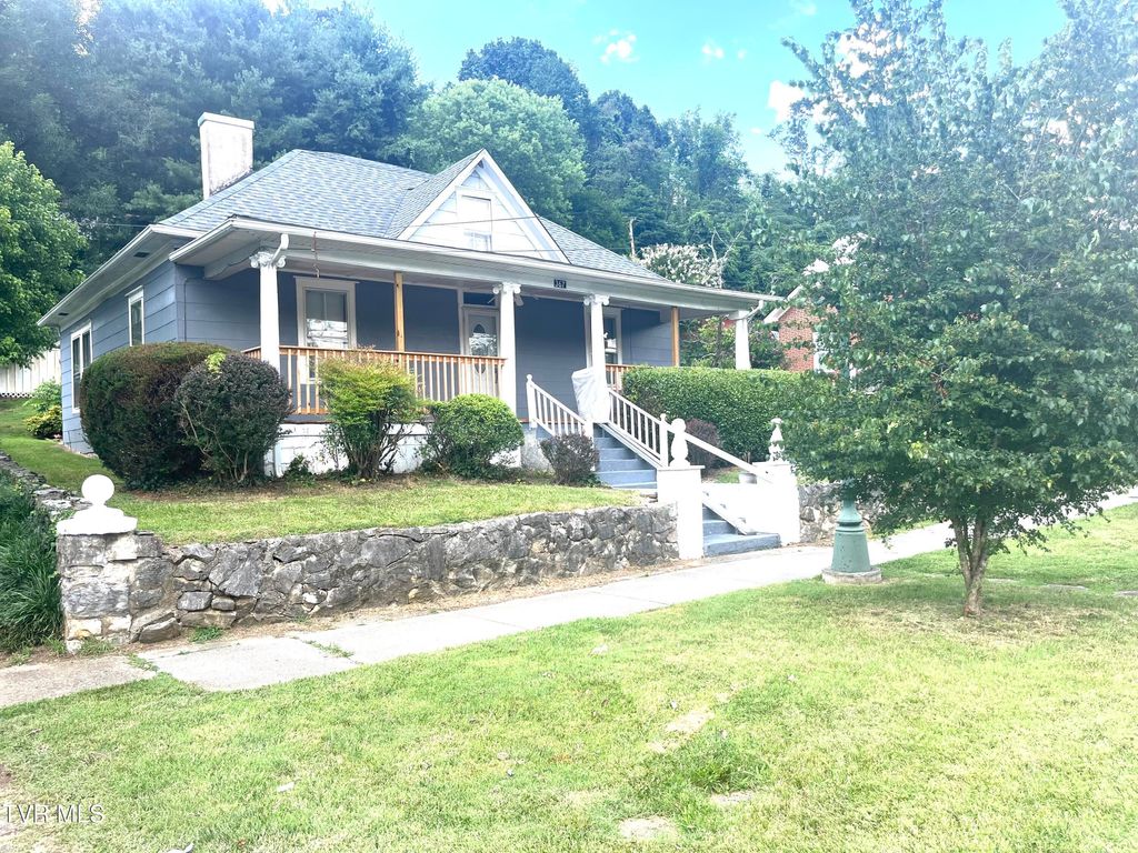 Photo of 367 Jackson Street, Gate City, VA 24251 (MLS # 9982759)