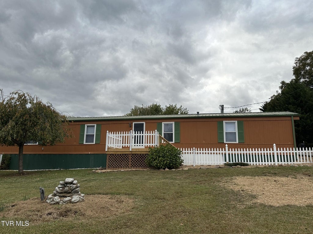 Photo of 4280 Newport Highway, Greeneville, TN 37743 (MLS # 10000033)