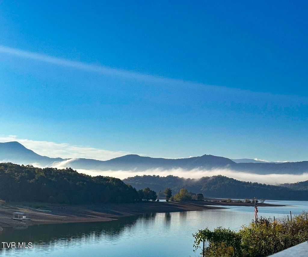 Photo of 1964 Harbor Hills Drive, Dandridge, TN 37725 (MLS # 9989713)