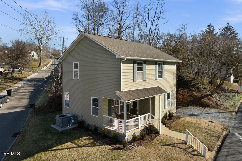 Photo of 205 Spring Street, Jonesborough, TN 37659 (MLS # 9990205)