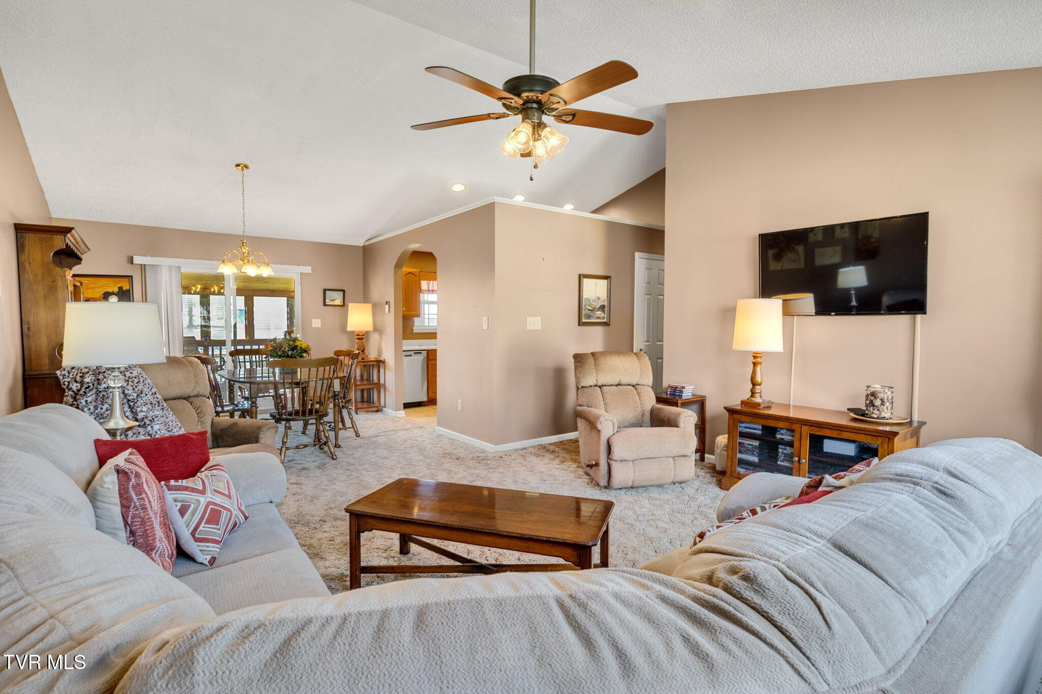 Bristol, Virginia 24202, United States, 3 Bedrooms Bedrooms, ,2 BathroomsBathrooms,Residential,Pending,184046