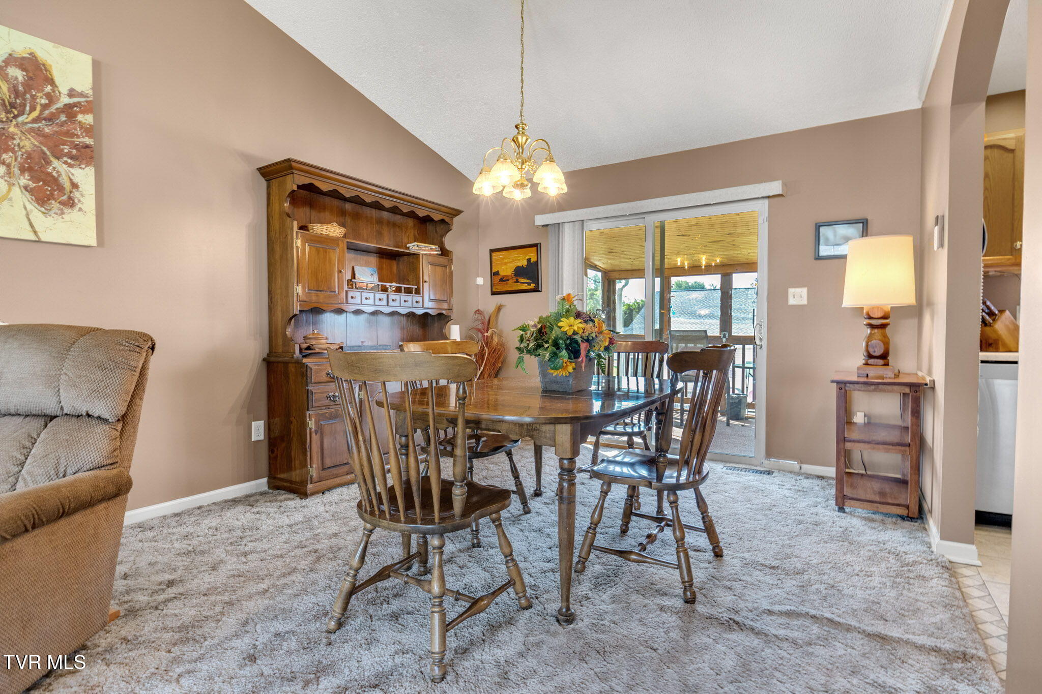 Bristol, Virginia 24202, United States, 3 Bedrooms Bedrooms, ,2 BathroomsBathrooms,Residential,Pending,184046