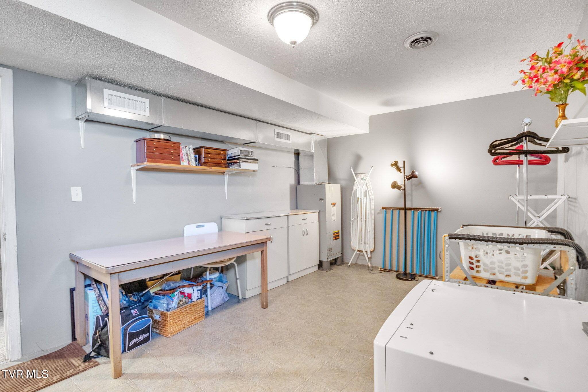 Bristol, Virginia 24202, United States, 3 Bedrooms Bedrooms, ,2 BathroomsBathrooms,Residential,Pending,184046