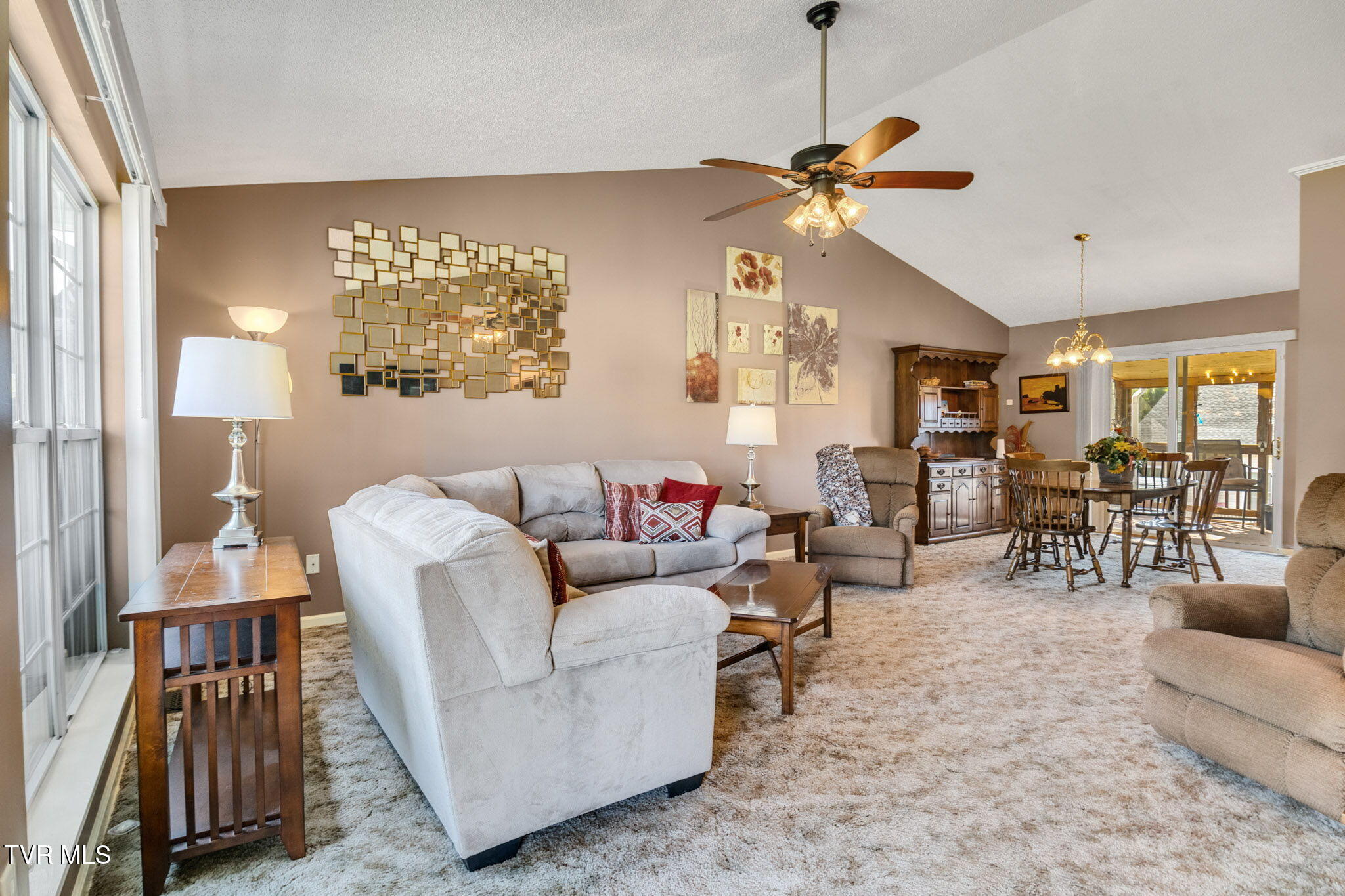 Bristol, Virginia 24202, United States, 3 Bedrooms Bedrooms, ,2 BathroomsBathrooms,Residential,Pending,184046