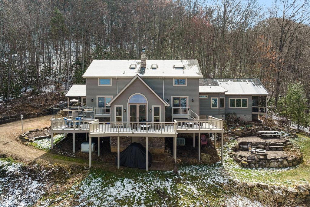 Photo of 435 Cherokee Mountain Road, Jonesborough, TN 37659 (MLS # 9992635)