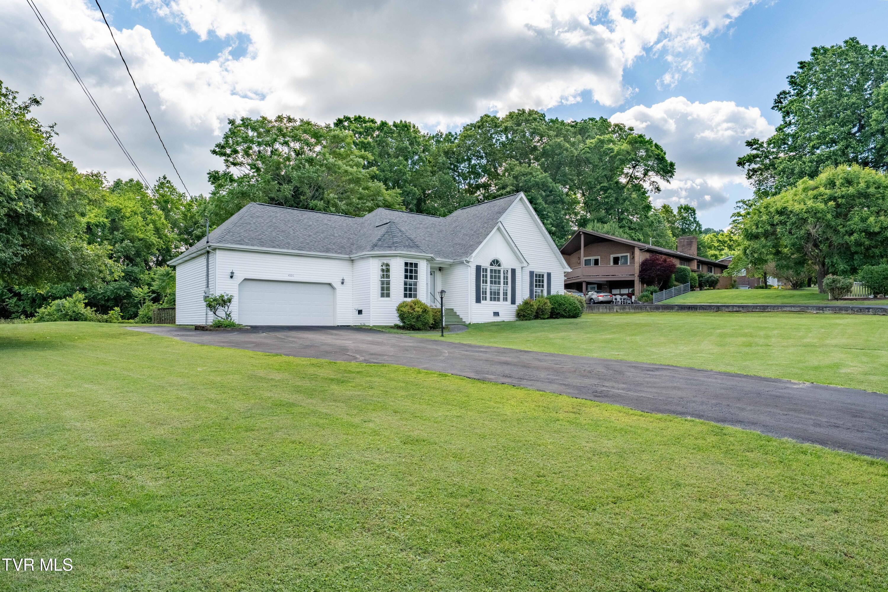 4006 Navaho Drive, Johnson City, Tennessee image 3