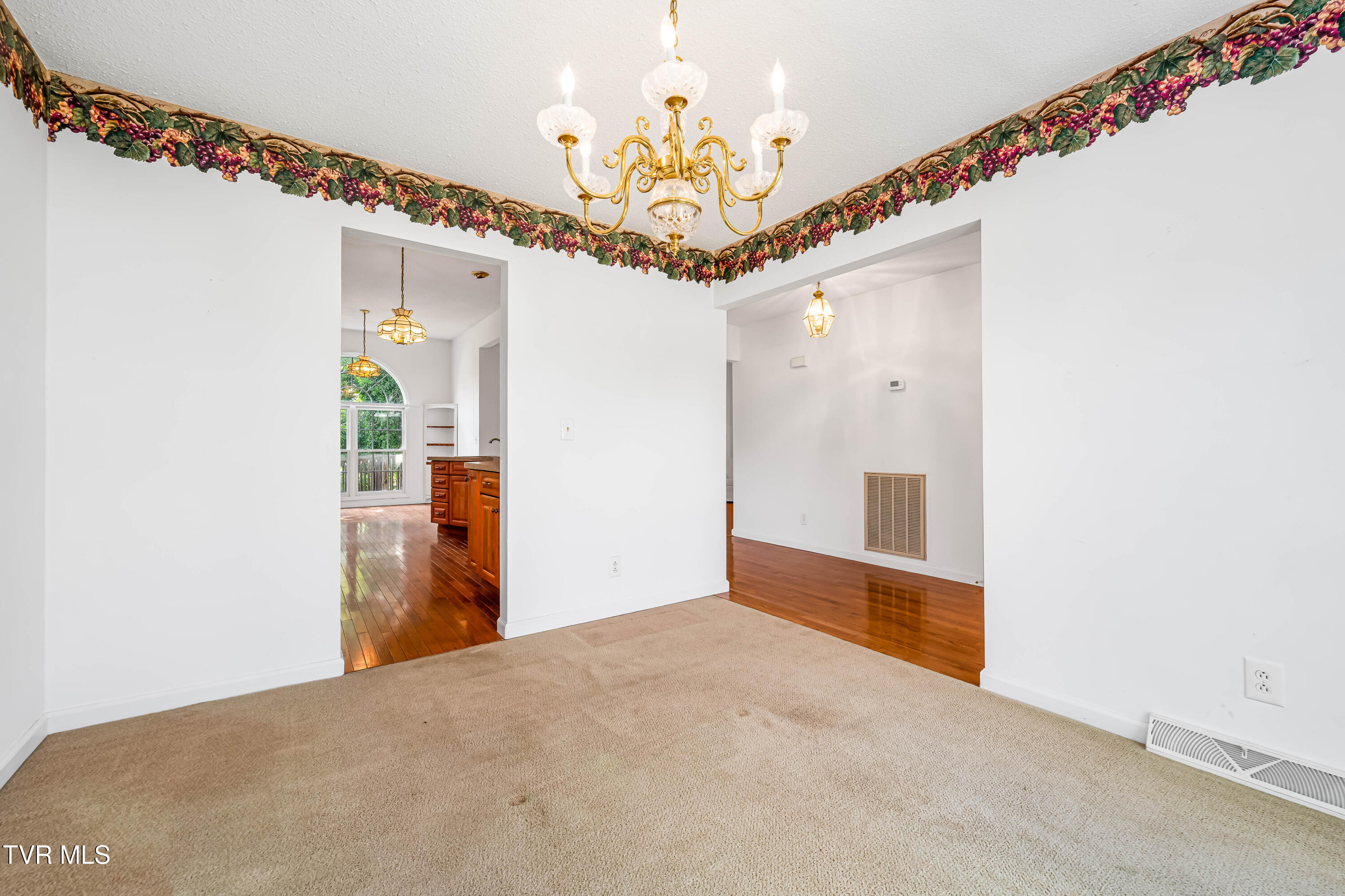 4006 Navaho Drive, Johnson City, Tennessee image 19